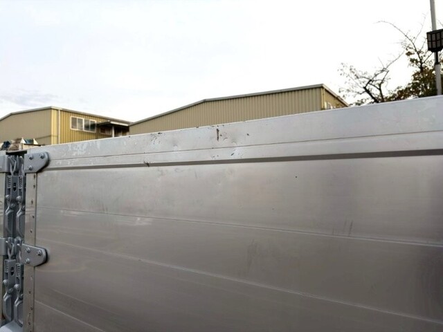 UDトラックスクオンアルミブロック大型（10t）[写真17]