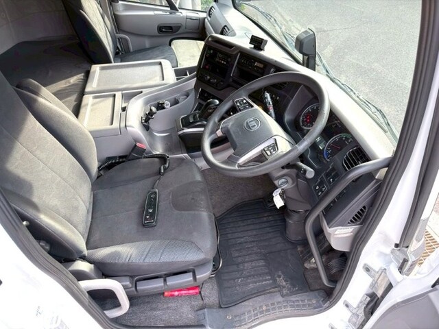 UDトラックスクオンアルミブロック大型（10t）[写真25]