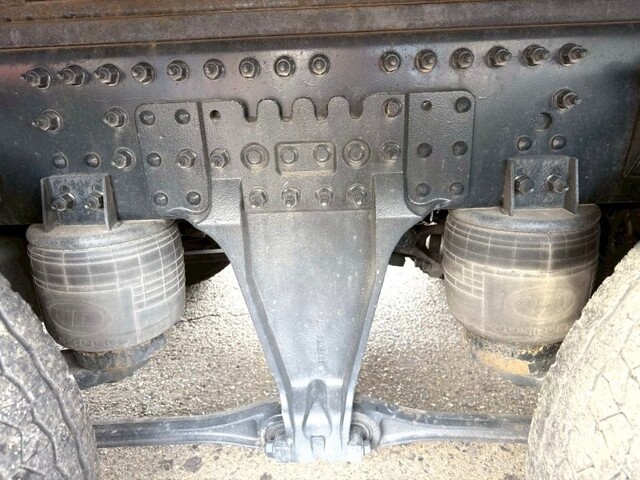 UDトラックスクオンアルミブロック大型（10t）[写真06]