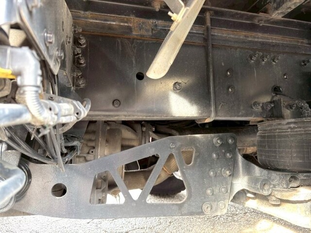 UDトラックスクオンアルミブロック大型（10t）[写真09]