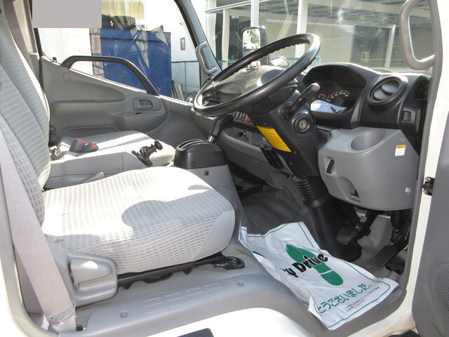 日野デュトロ冷凍車（冷蔵車）小型（2t・3t）[写真16]