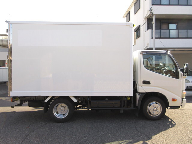 日野デュトロ冷凍車（冷蔵車）小型（2t・3t）[写真05]