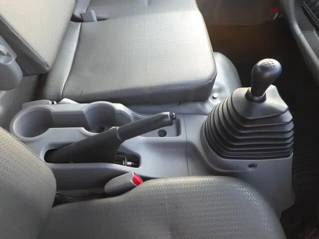 日野デュトロ平ボディ小型（2t・3t）[写真13]