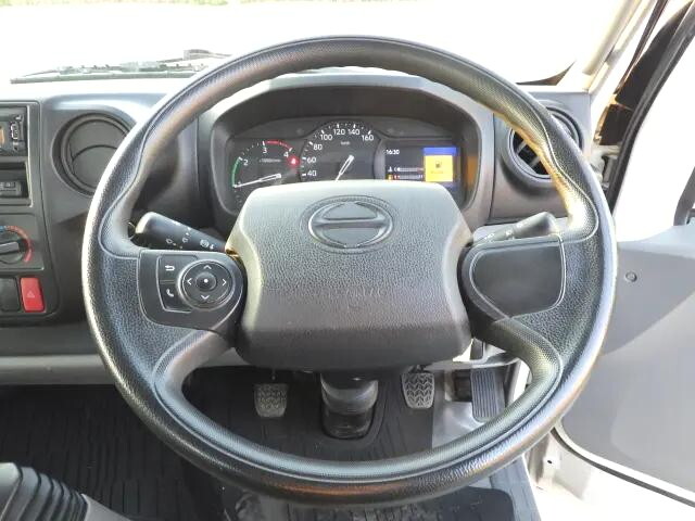 日野デュトロ平ボディ小型（2t・3t）[写真14]