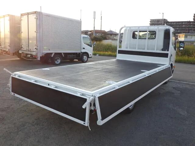 日野デュトロ平ボディ小型（2t・3t）[写真21]