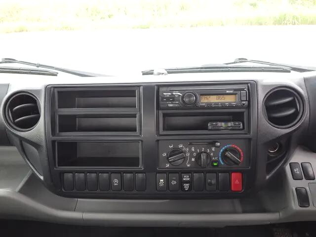 日野デュトロ平ボディ小型（2t・3t）[写真10]