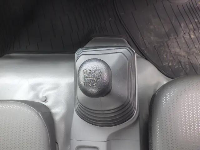 日野デュトロ平ボディ小型（2t・3t）[写真13]