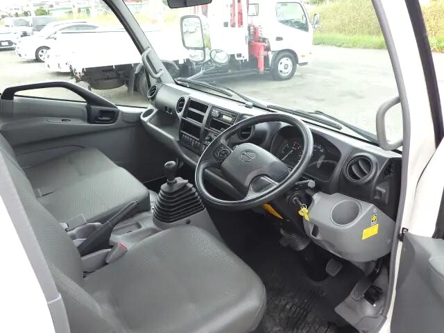 日野デュトロ平ボディ小型（2t・3t）[写真07]