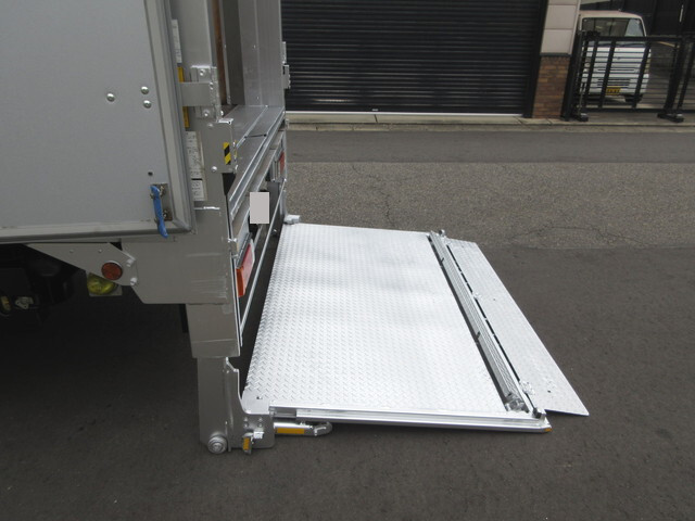 トヨタトヨエースアルミバン小型（2t・3t）[写真13]