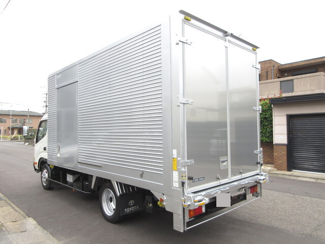 トヨタトヨエースアルミバン小型（2t・3t）[写真02]