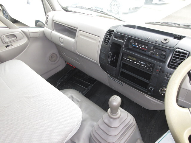 トヨタトヨエースアルミバン小型（2t・3t）[写真24]