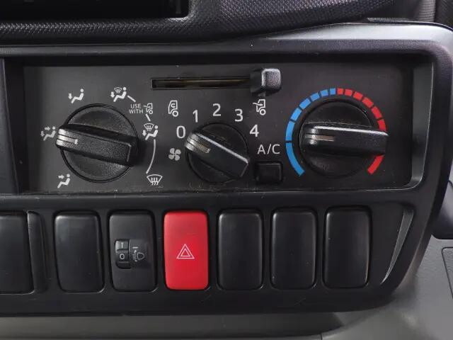 トヨタダイナ平ボディ小型（2t・3t）[写真19]