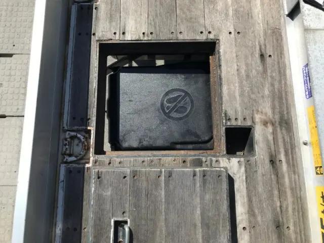 日野プロフィアセルフクレーン4段大型（10t）[写真31]