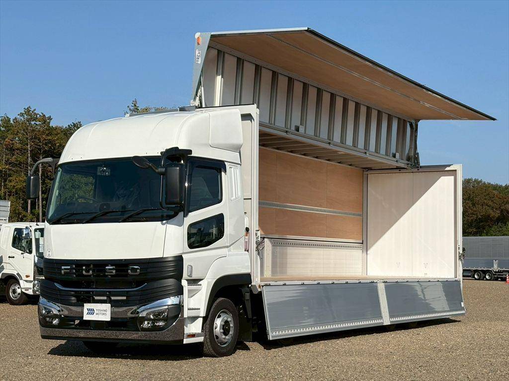 三菱ふそうスーパーグレートアルミウイング大型（10t）[写真11]