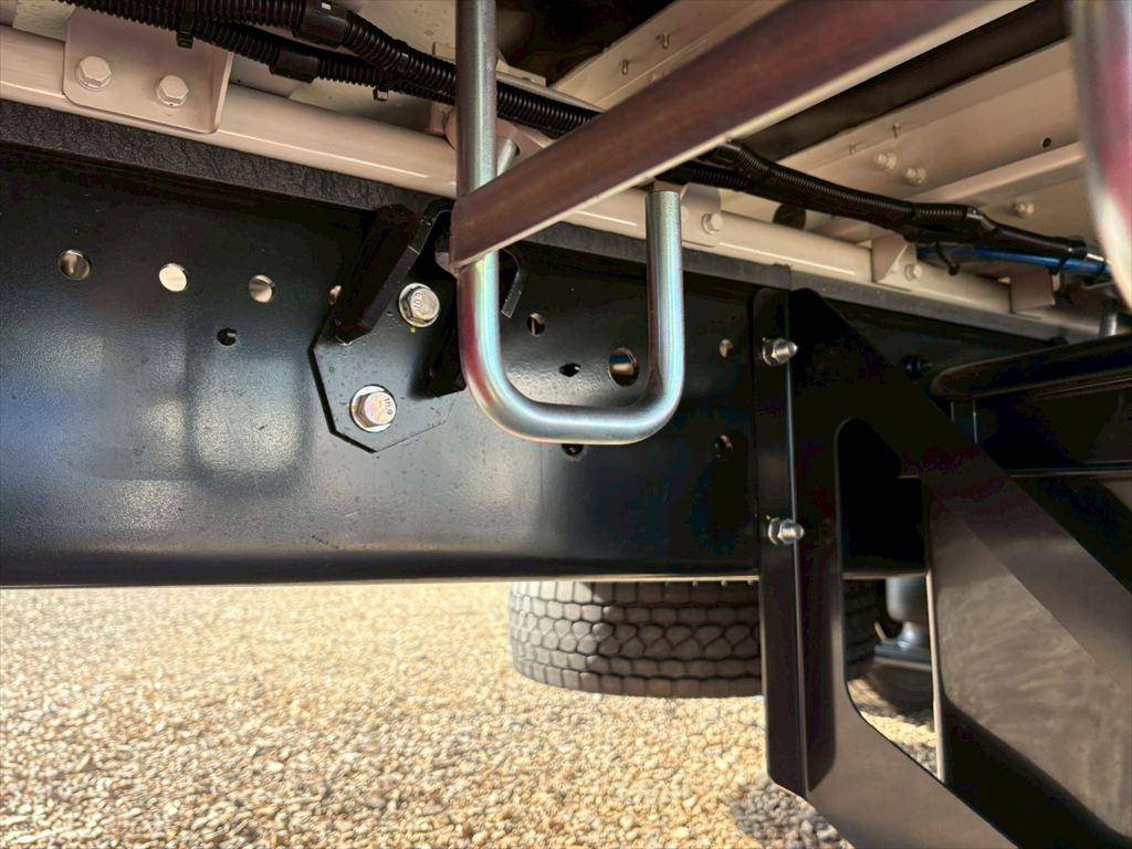 三菱ふそうスーパーグレートアルミウイング大型（10t）[写真15]