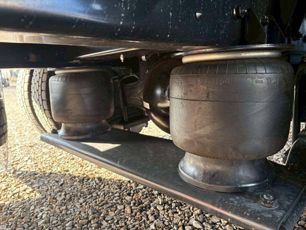 三菱ふそうスーパーグレートアルミウイング大型（10t）[写真17]