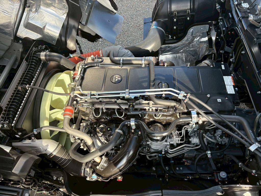 三菱ふそうスーパーグレートアルミウイング大型（10t）[写真18]