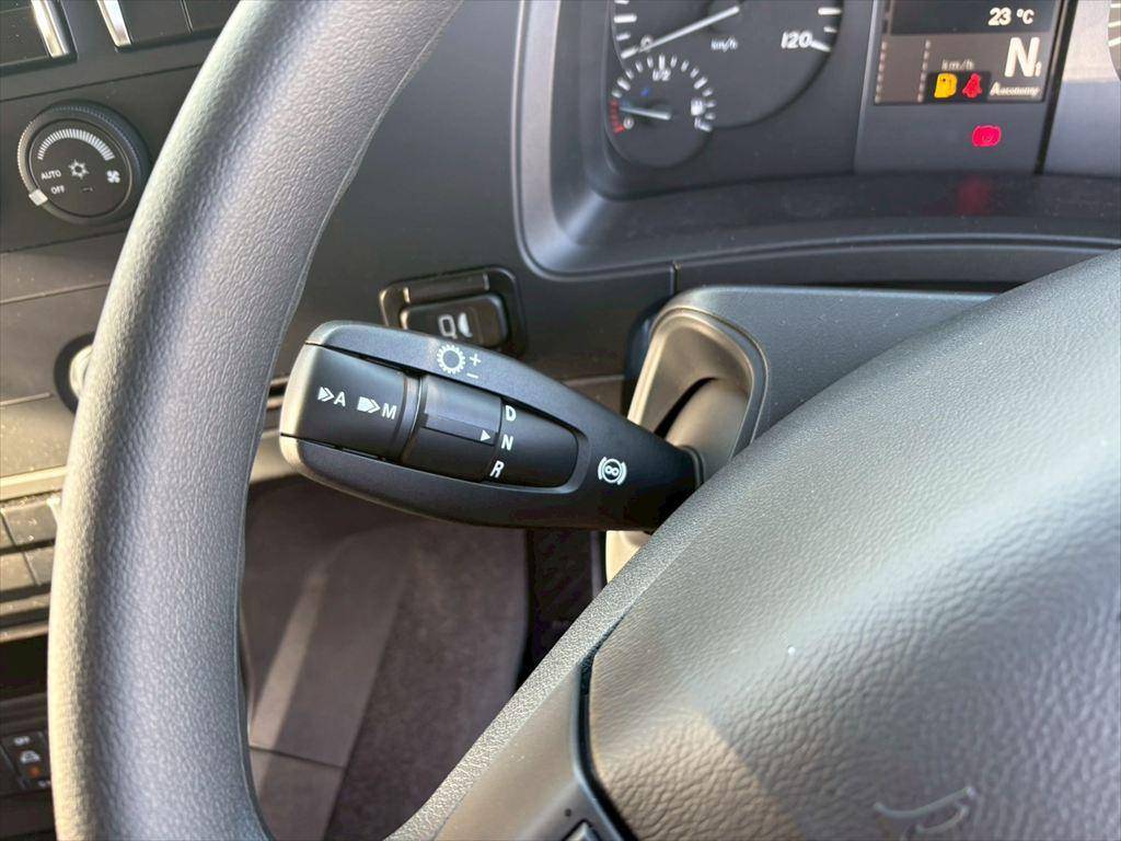 三菱ふそうスーパーグレートアルミウイング大型（10t）[写真23]