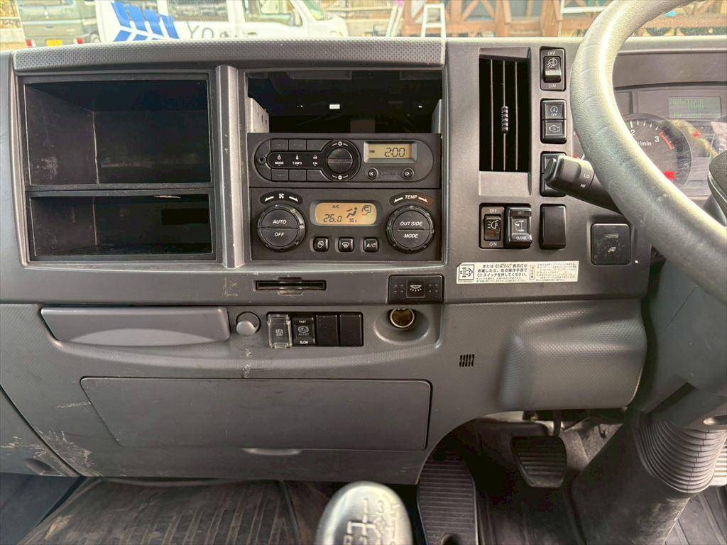 いすゞフォワードアルミウイング中型（4t）[写真22]