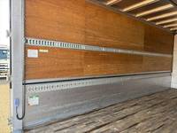 いすゞフォワードアルミウイング中型（4t）[写真10]