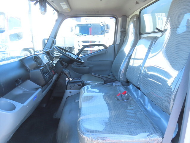 日野デュトロ冷凍車（冷蔵車）小型（2t・3t）[写真20]