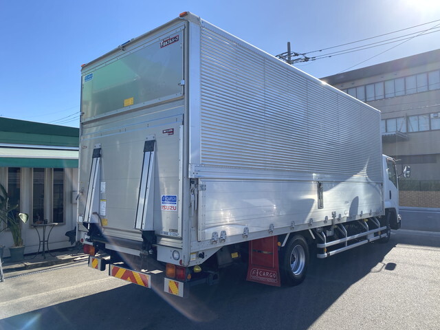 いすゞフォワードアルミウイング中型（4t）[写真04]