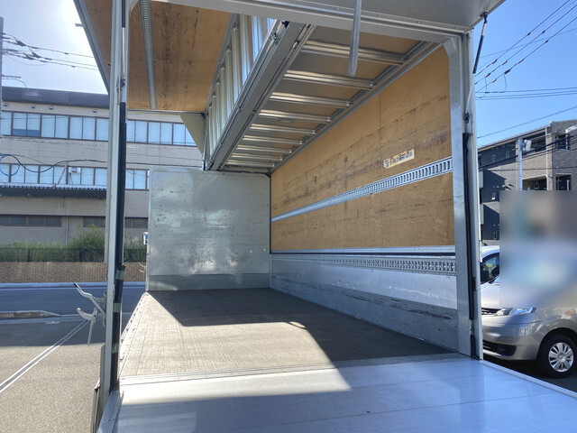 いすゞフォワードアルミウイング中型（4t）[写真08]