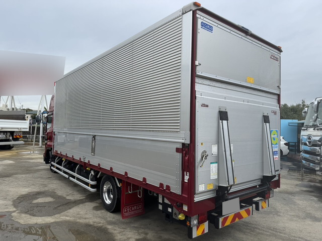 いすゞフォワードアルミウイング中型（4t）[写真02]