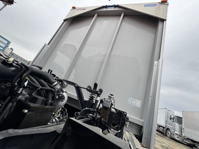 いすゞフォワードアルミウイング中型（4t）[写真21]