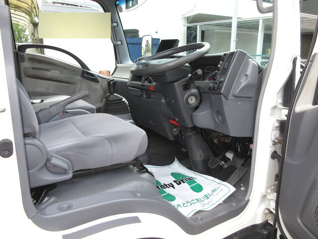 日産アトラスアルミウイング小型（2t・3t）[写真23]