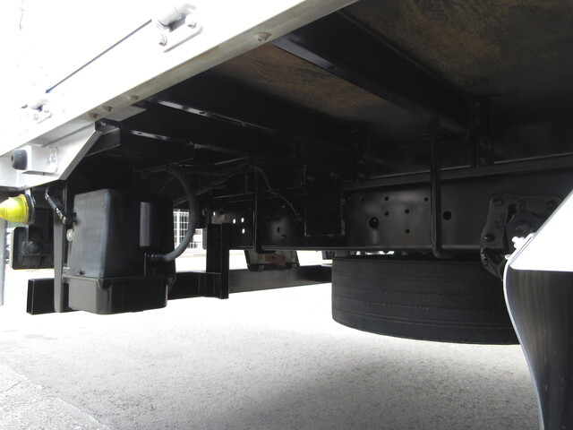 日産アトラスアルミウイング小型（2t・3t）[写真38]