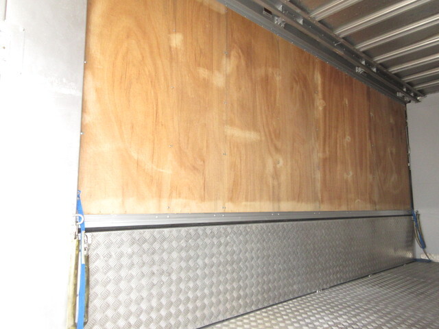 日産アトラスアルミウイング小型（2t・3t）[写真09]