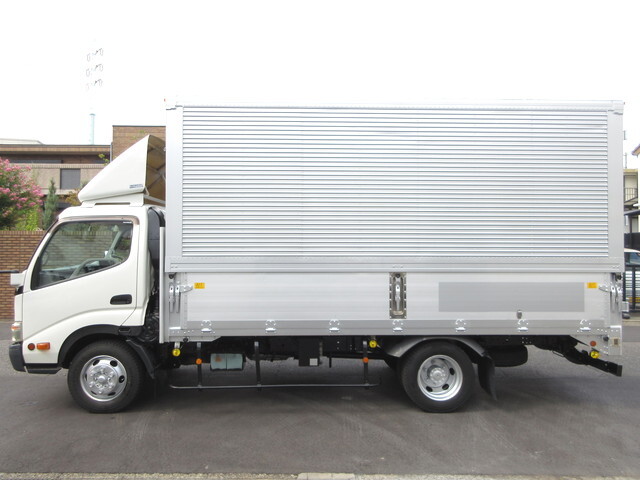 日野デュトロアルミウイング小型（2t・3t）[写真05]