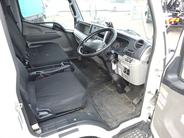 三菱ふそうキャンタークレーン4段小型（2t・3t）[写真23]