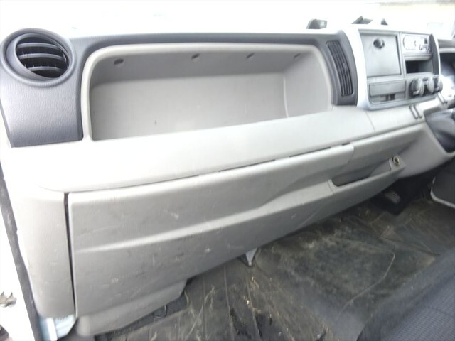 三菱ふそうキャンタークレーン4段小型（2t・3t）[写真29]