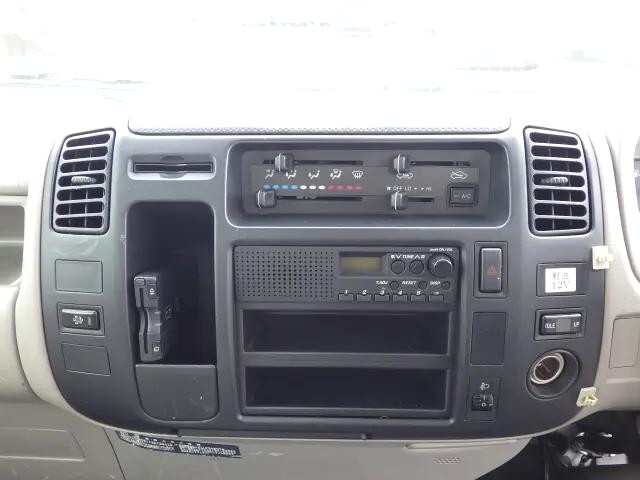 トヨタトヨエース平ボディ小型（2t・3t）[写真10]