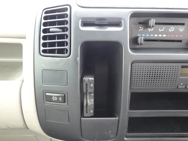 トヨタトヨエース平ボディ小型（2t・3t）[写真14]