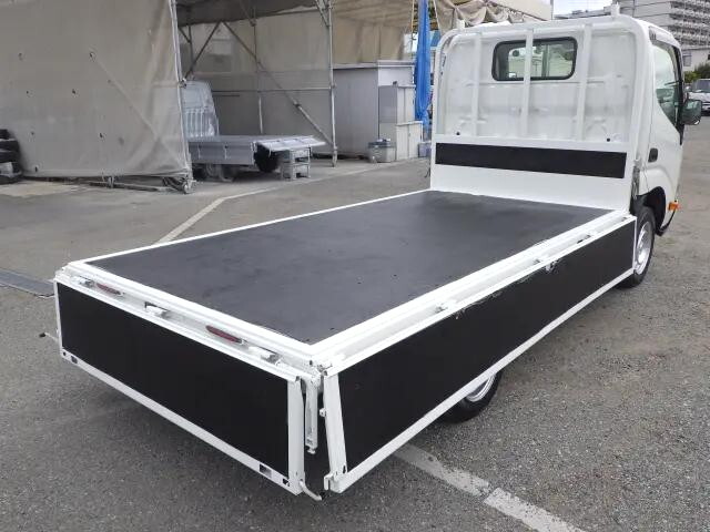 トヨタトヨエース平ボディ小型（2t・3t）[写真25]