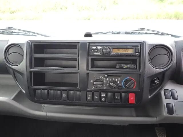 日野デュトロ平ボディ小型（2t・3t）[写真10]