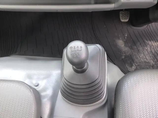 日野デュトロ平ボディ小型（2t・3t）[写真12]