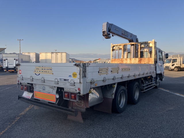 UDトラックスコンドルクレーン3段増トン（6t・8t）[写真02]