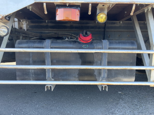 UDトラックスコンドルクレーン3段増トン（6t・8t）[写真23]