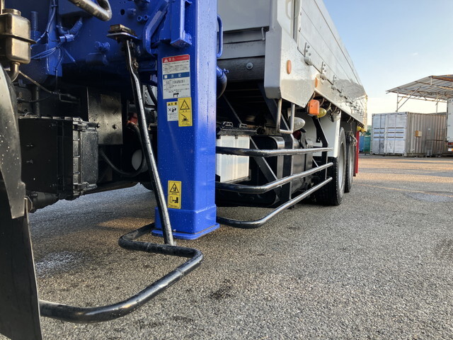 UDトラックスコンドルクレーン3段増トン（6t・8t）[写真26]