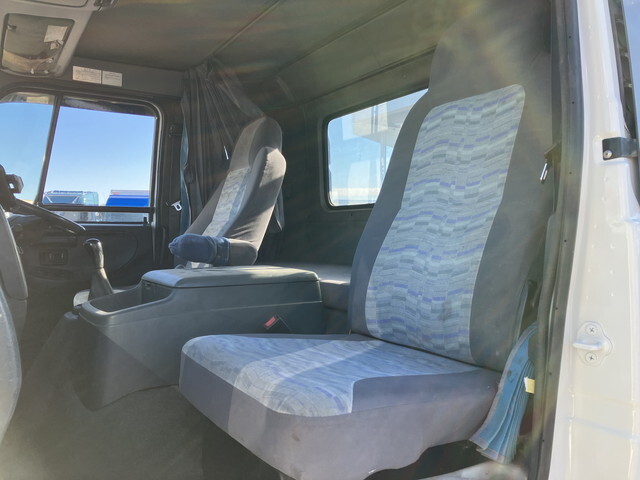 UDトラックスコンドルクレーン3段増トン（6t・8t）[写真33]