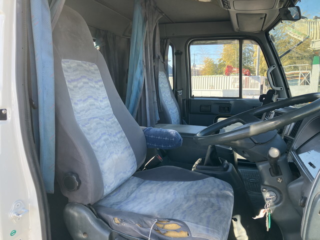 UDトラックスコンドルクレーン3段増トン（6t・8t）[写真34]