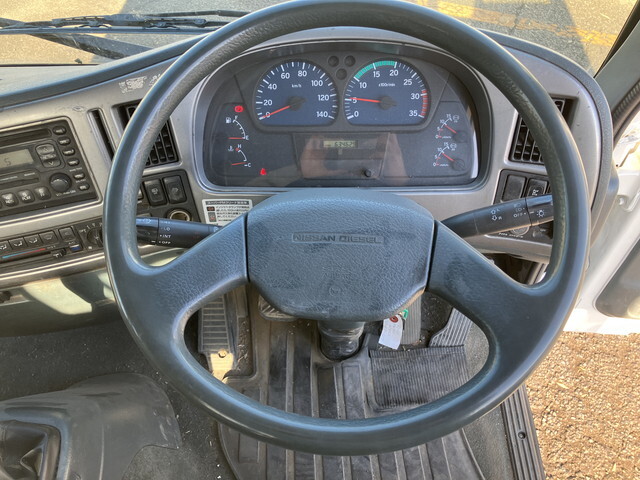 UDトラックスコンドルクレーン3段増トン（6t・8t）[写真35]