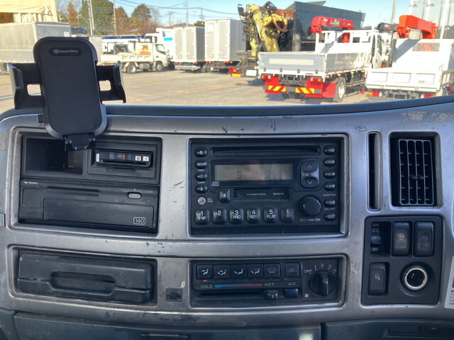 UDトラックスコンドルクレーン3段増トン（6t・8t）[写真37]