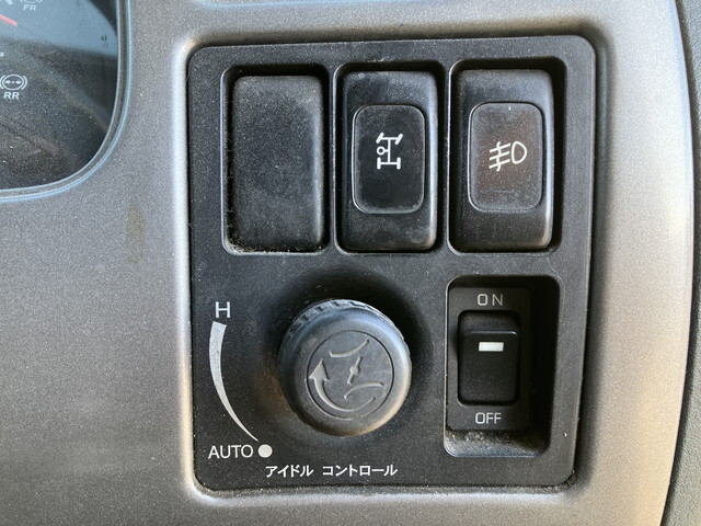 UDトラックスコンドルクレーン3段増トン（6t・8t）[写真39]