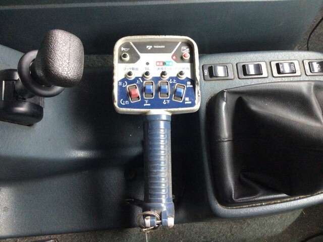 UDトラックスコンドルクレーン3段増トン（6t・8t）[写真40]