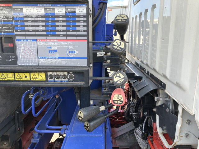 三菱ふそうキャンタークレーン4段小型（2t・3t）[写真17]